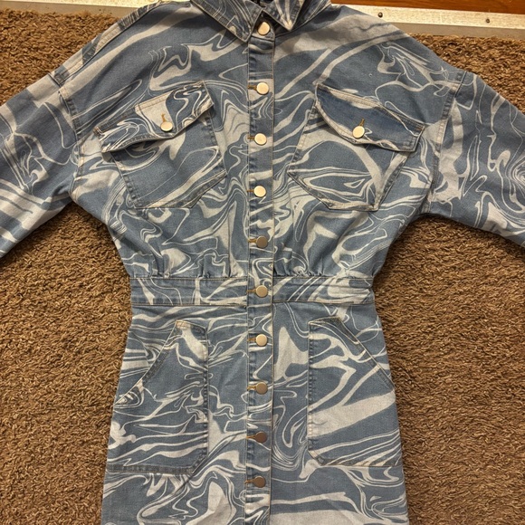 NWT Fashion Nova Dreamy Denim Looks Dress XS Full button down Pockets Brand new - Picture 9 of 16